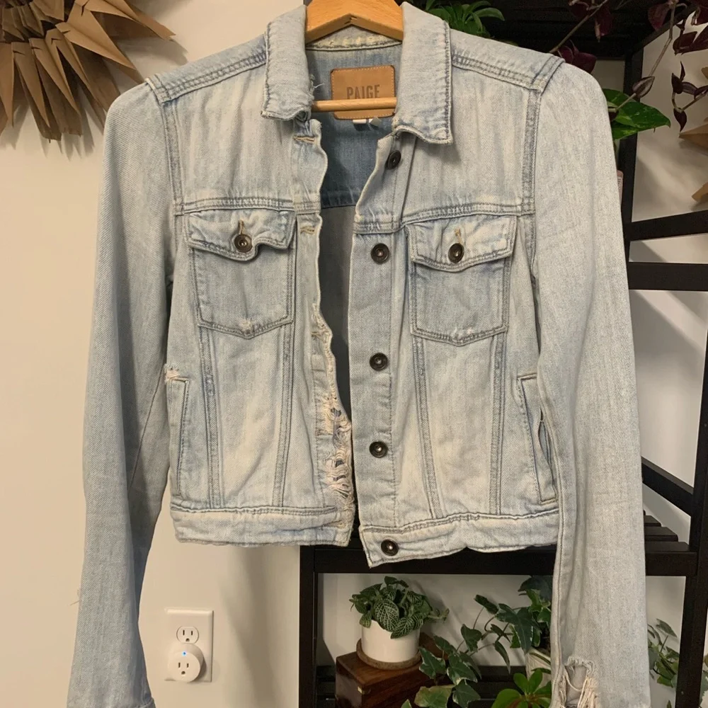 Page Distressed crop Jean jacket - Picture 4 of 9